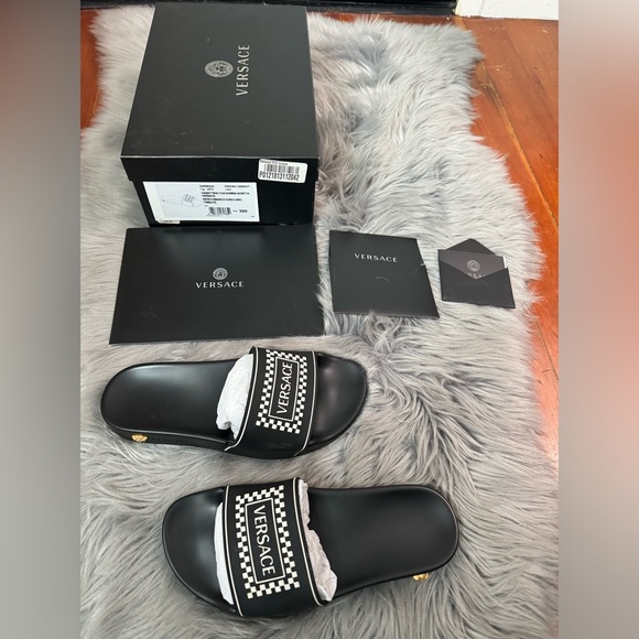 Versace Logo Pool Slides Black & White Sz 38 - Picture 5 of 9